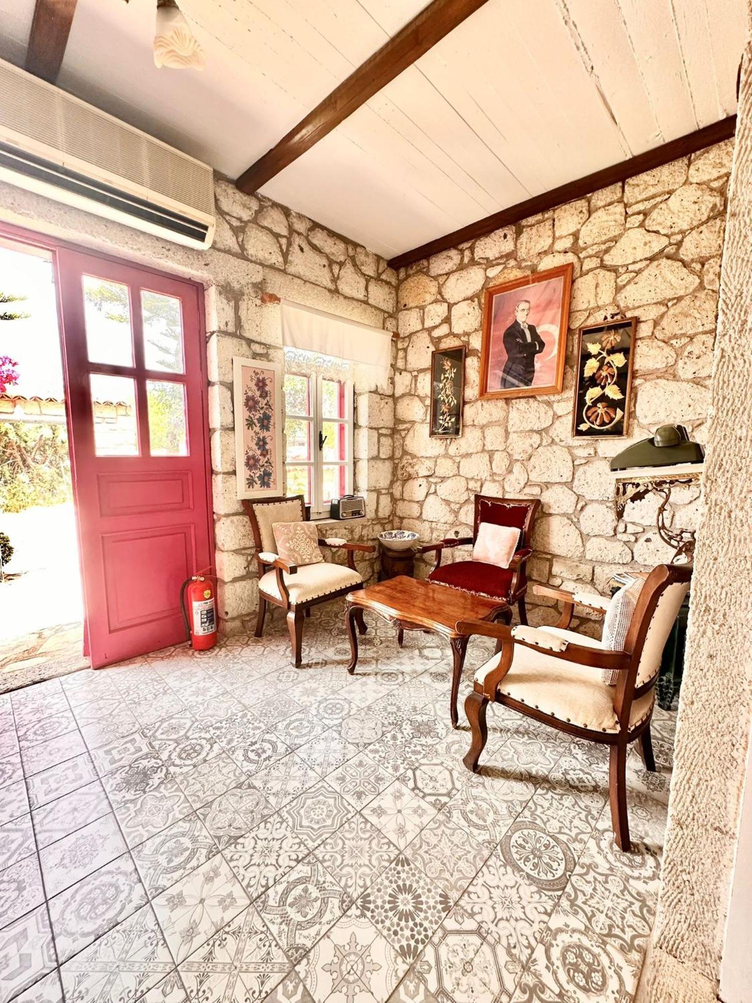 Hotel Aisem By Hire à Alaçatı Extérieur photo