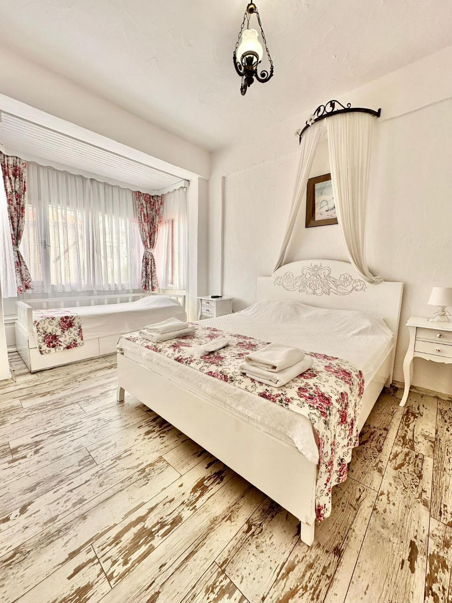 Hotel Aisem By Hire à Alaçatı Extérieur photo