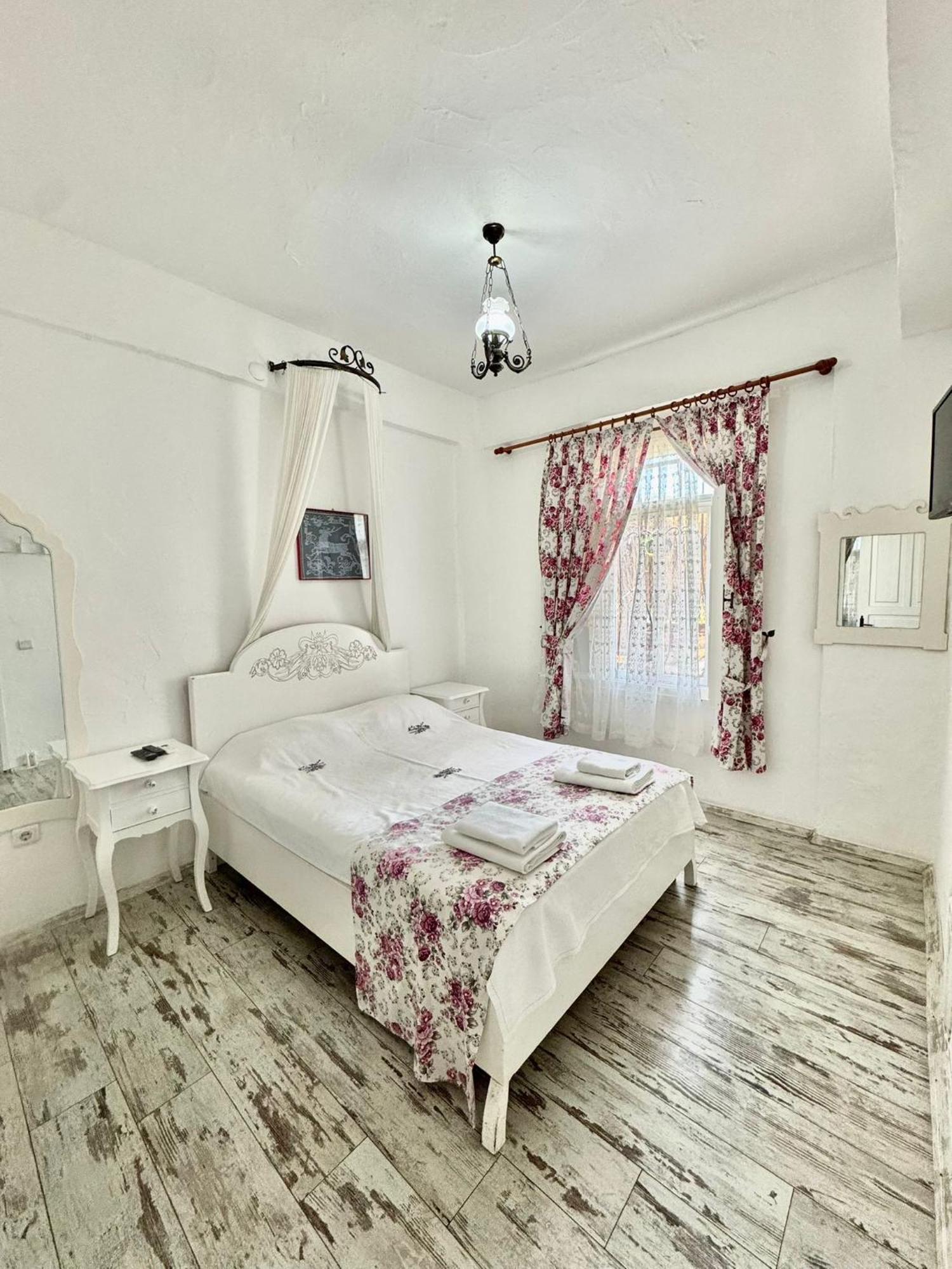 Hotel Aisem By Hire à Alaçatı Extérieur photo