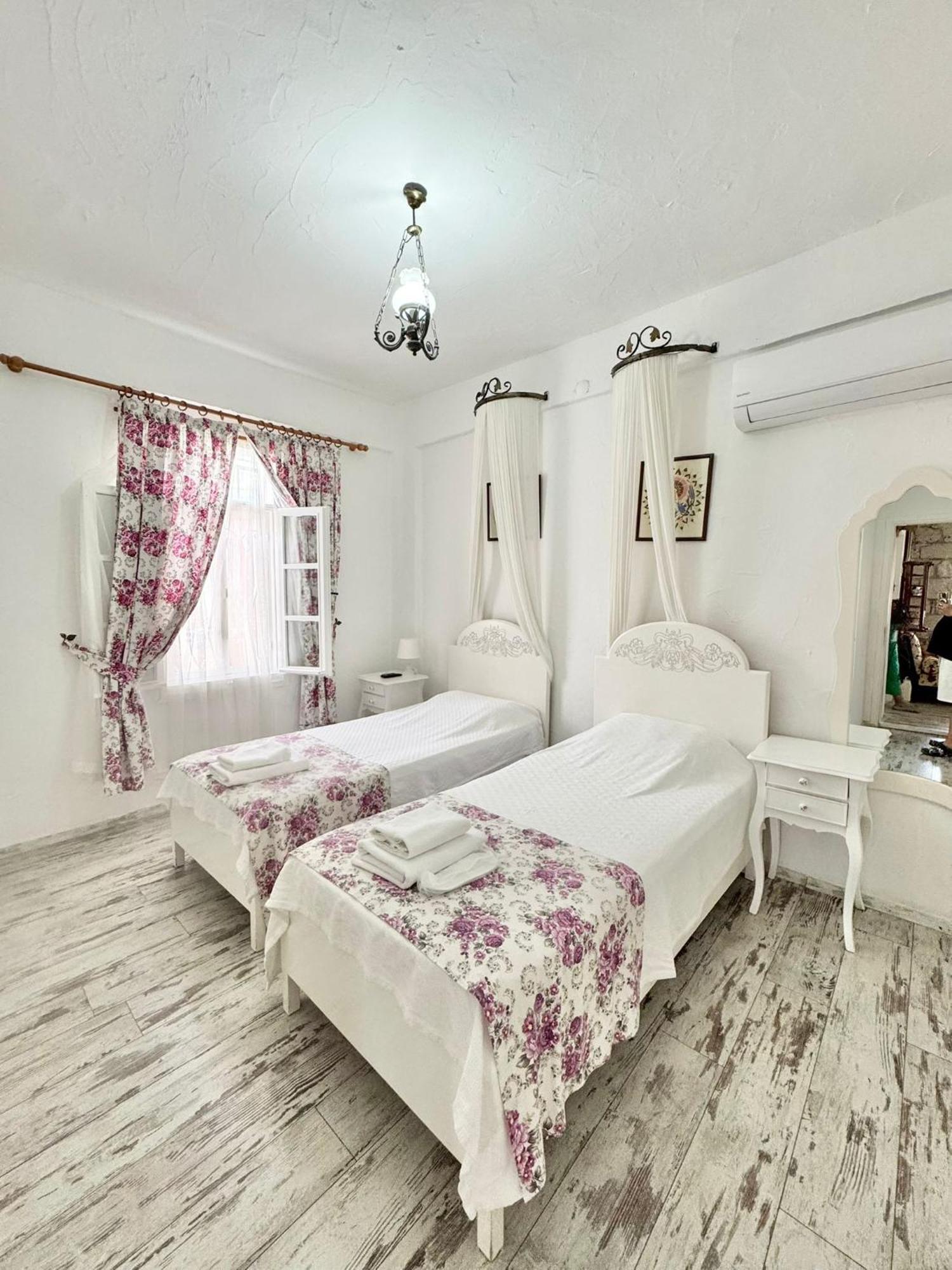 Hotel Aisem By Hire à Alaçatı Extérieur photo